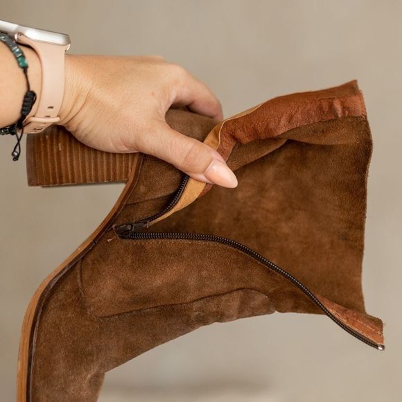 Women’s Crosswalk Brown Suede Ankle Boots size 41 (US 10) - Picture 11 of 12